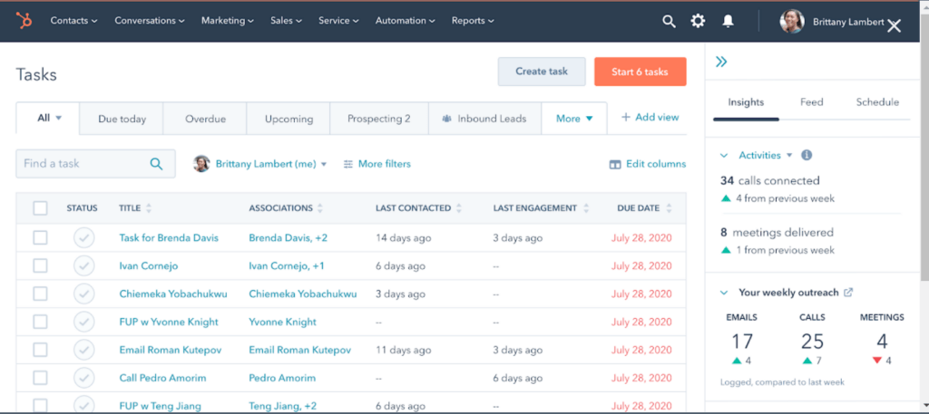HubSpot live chat and CRM interface