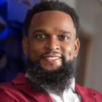 antonio wells headshot