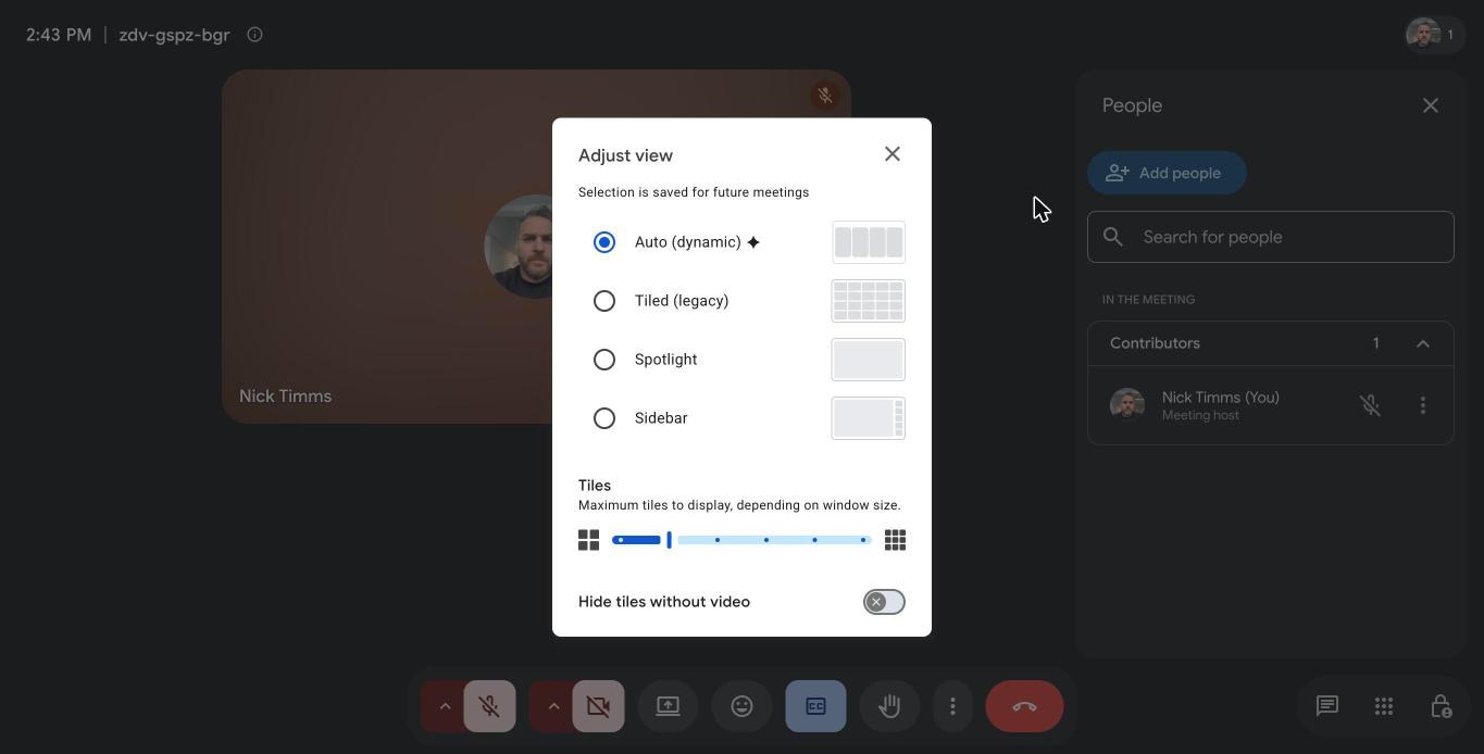 The Adjust view dialog with Auto, Tiled, Spotlight and Sidebar options